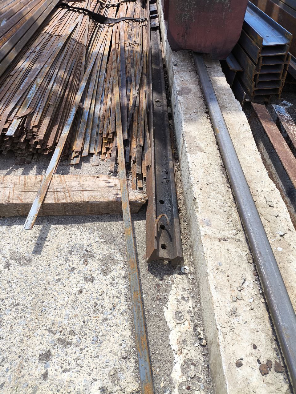 В наличии почти все основные типо размеры рельс, от 50 до 250 мм. Очень медленно, но верно накапливплся ассортимент рельс бу на нашем складе в наличии размеры: