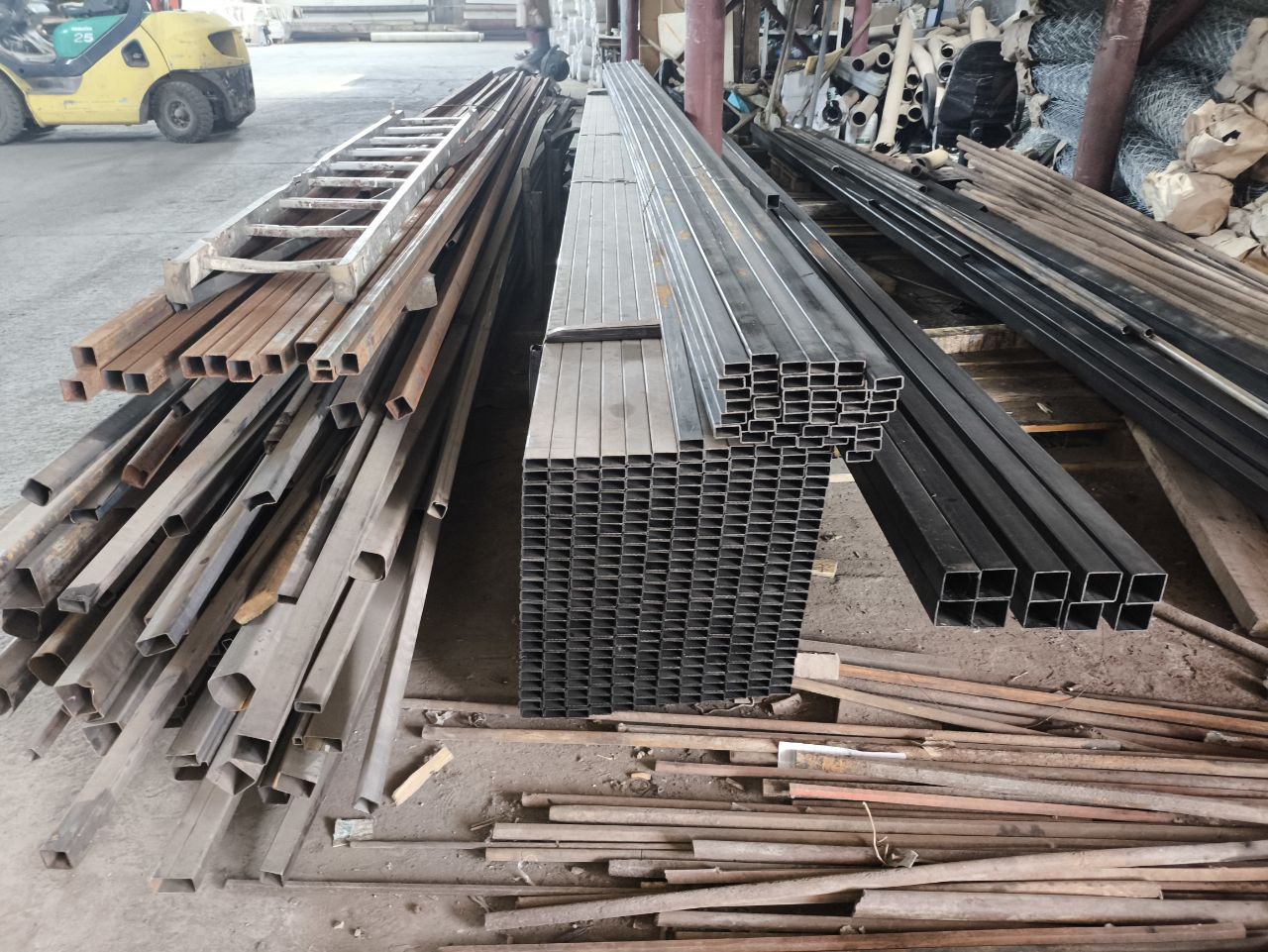 СУПЕР ВОСТРЕБОВАННАЯ ПРОФИЛЬНАЯ ТРУБА 40*20 мм в стенке 1,8 мм по 111 руб. метр!