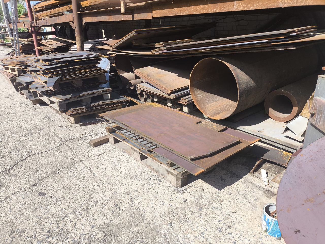 Поступил продажу лист стальной 12 мм. 