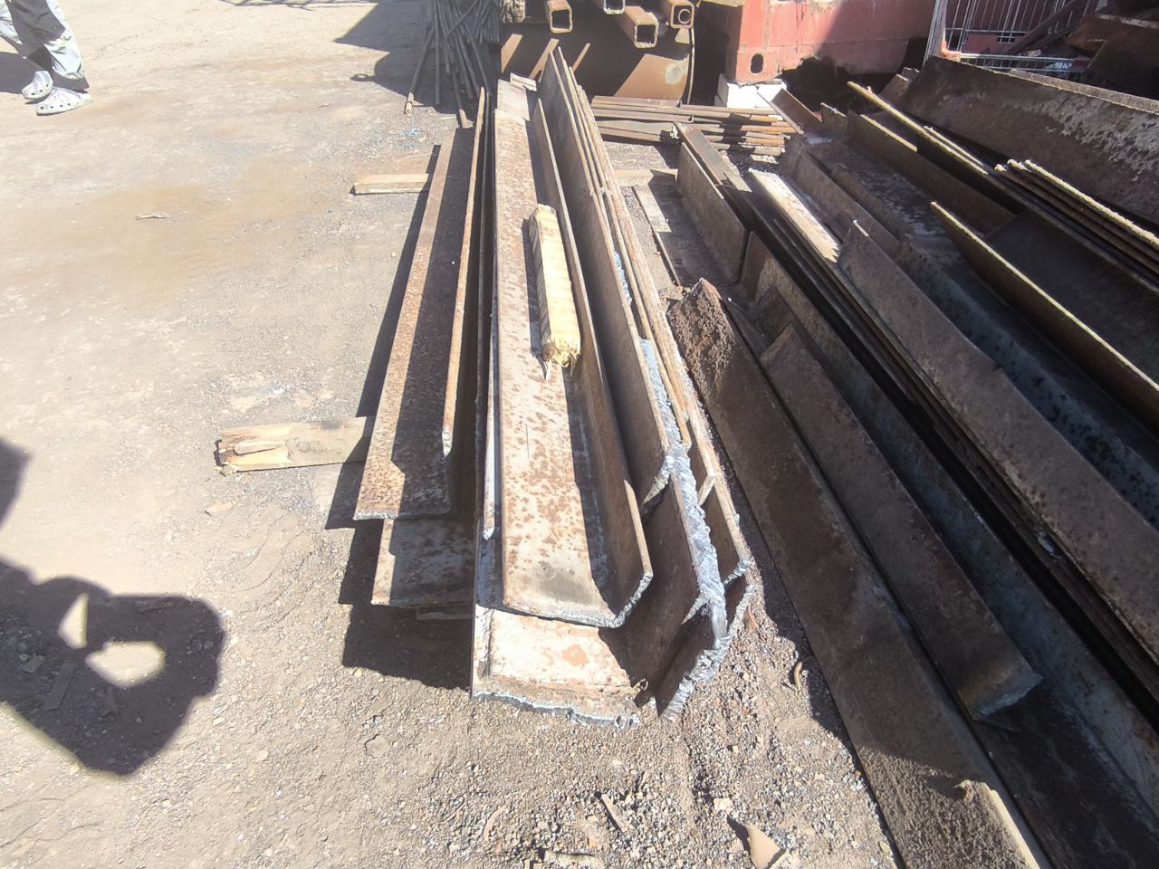 Отличные новости для строителей и мастеров Белгорода! Стальной уголок БУ (бывший в употреблении) снова в наличии на металлобазе "Промстрой" ( около МРЭО МОТОР УВД )!