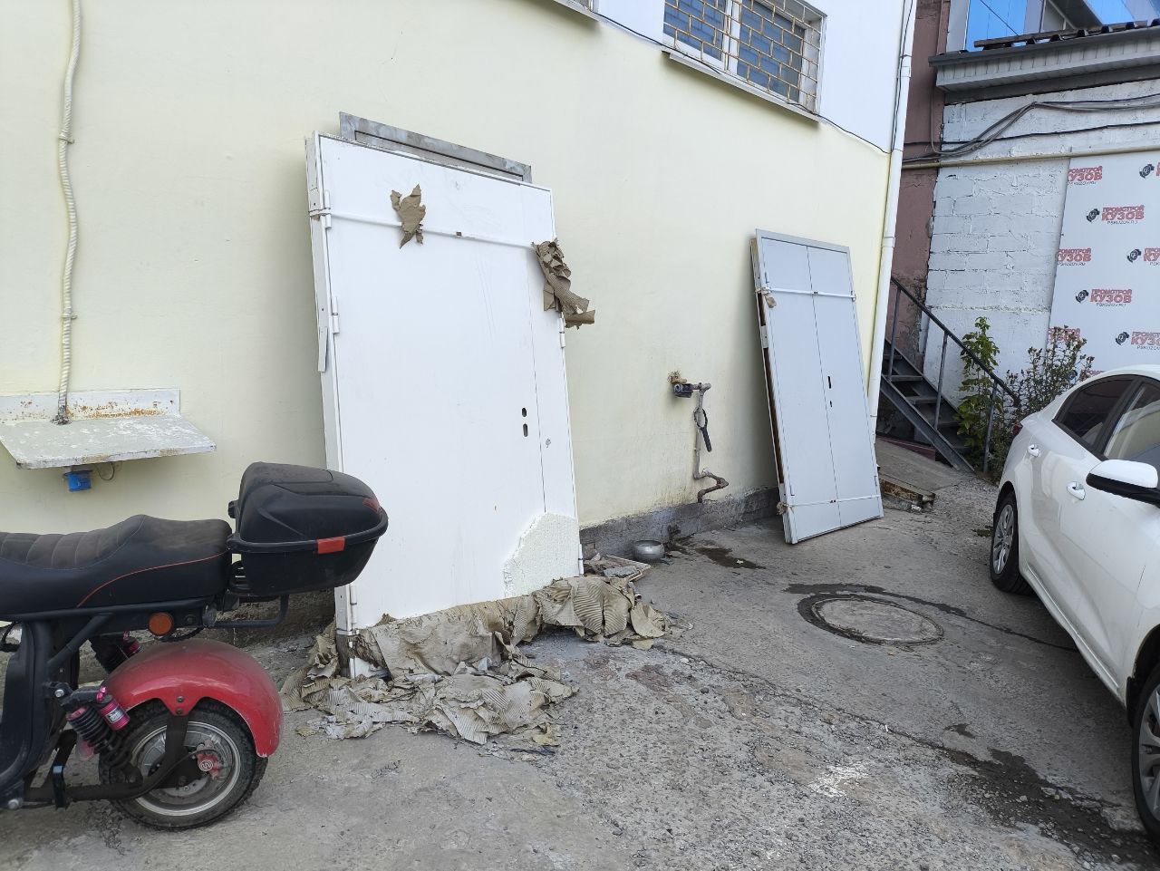 Новое поступление двери ЛЕЖАЛЫЕ! Состояние ОТЛИЧНОЕ. Двери стальные.