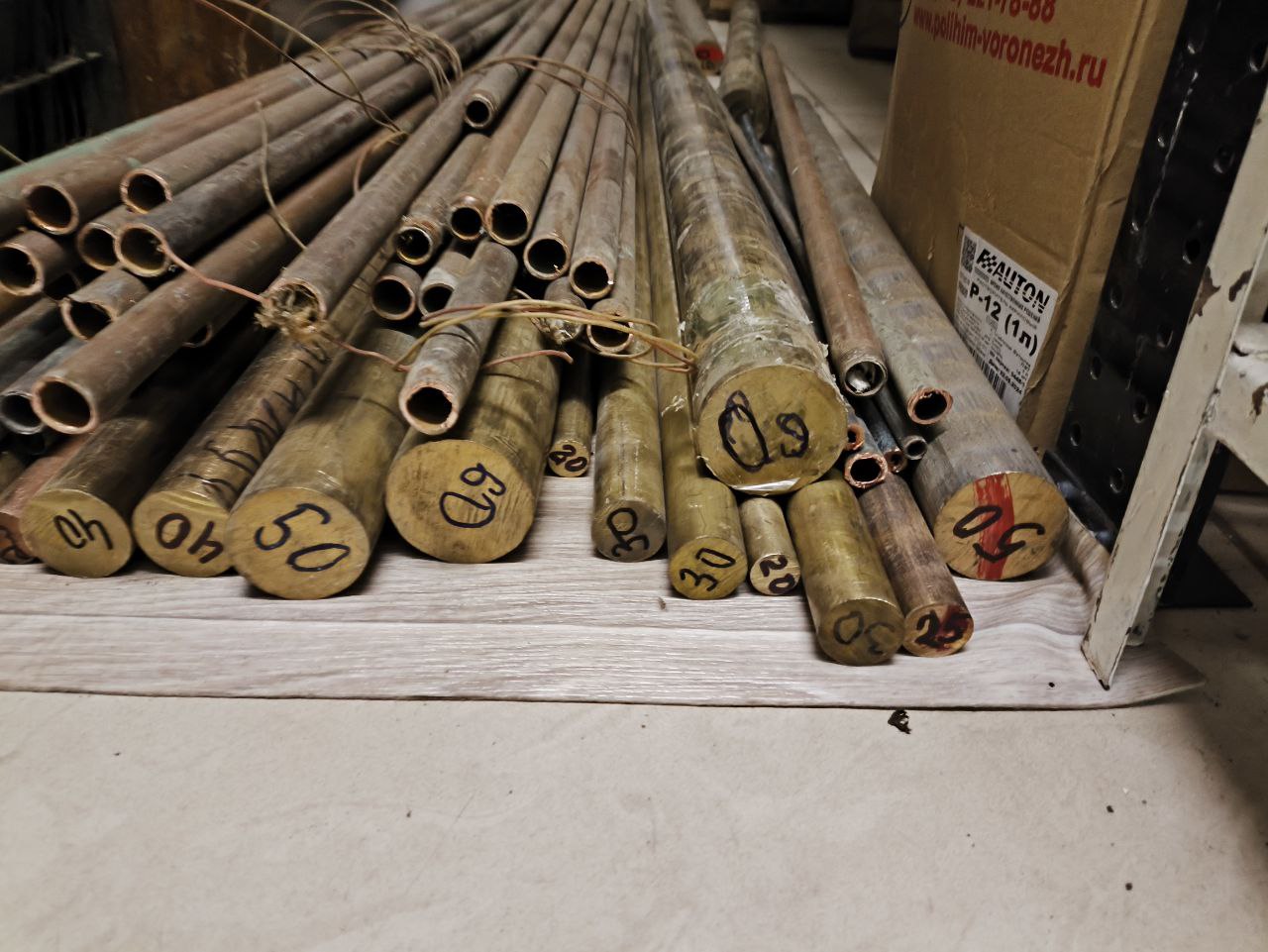 Превью Бронзовый кругляк: что это такое, какие бывают марки и где применяется .... Превью Бронзовый кругляк: что это такое, какие бывают марки и где применяется ....