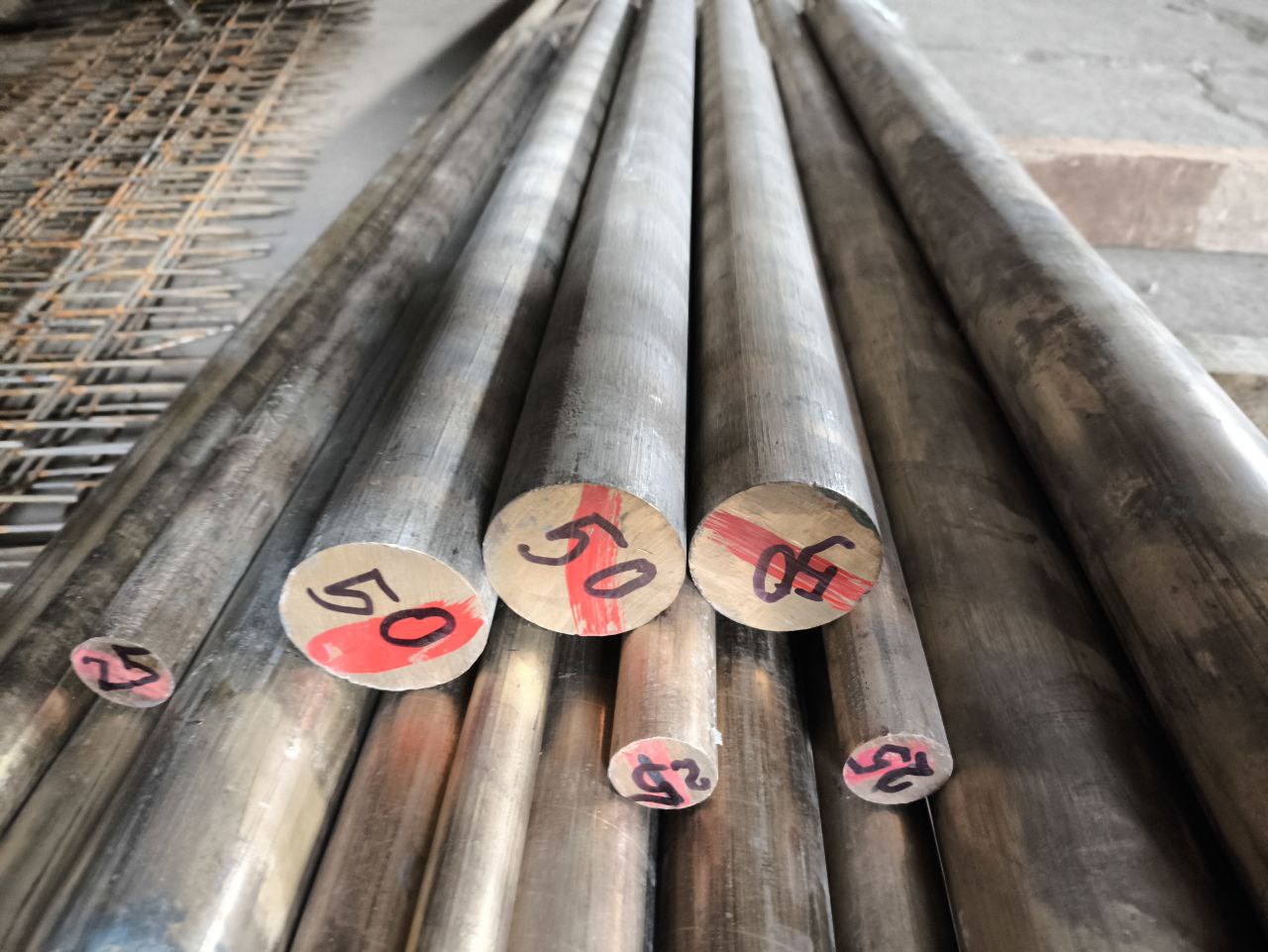 Превью Бронзовый кругляк в диаметре от 20 мм до 160 мм , уже на "Промстрое" в Белгороде! Превью Бронзовый кругляк в диаметре от 20 мм до 160 мм , уже на "Промстрое" в Белгороде!